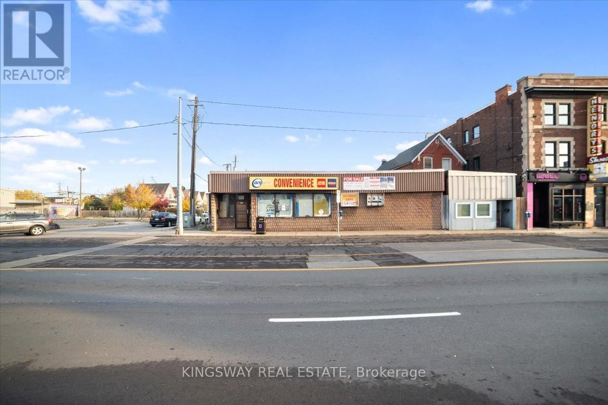 653 BARTON STREET E Image 6