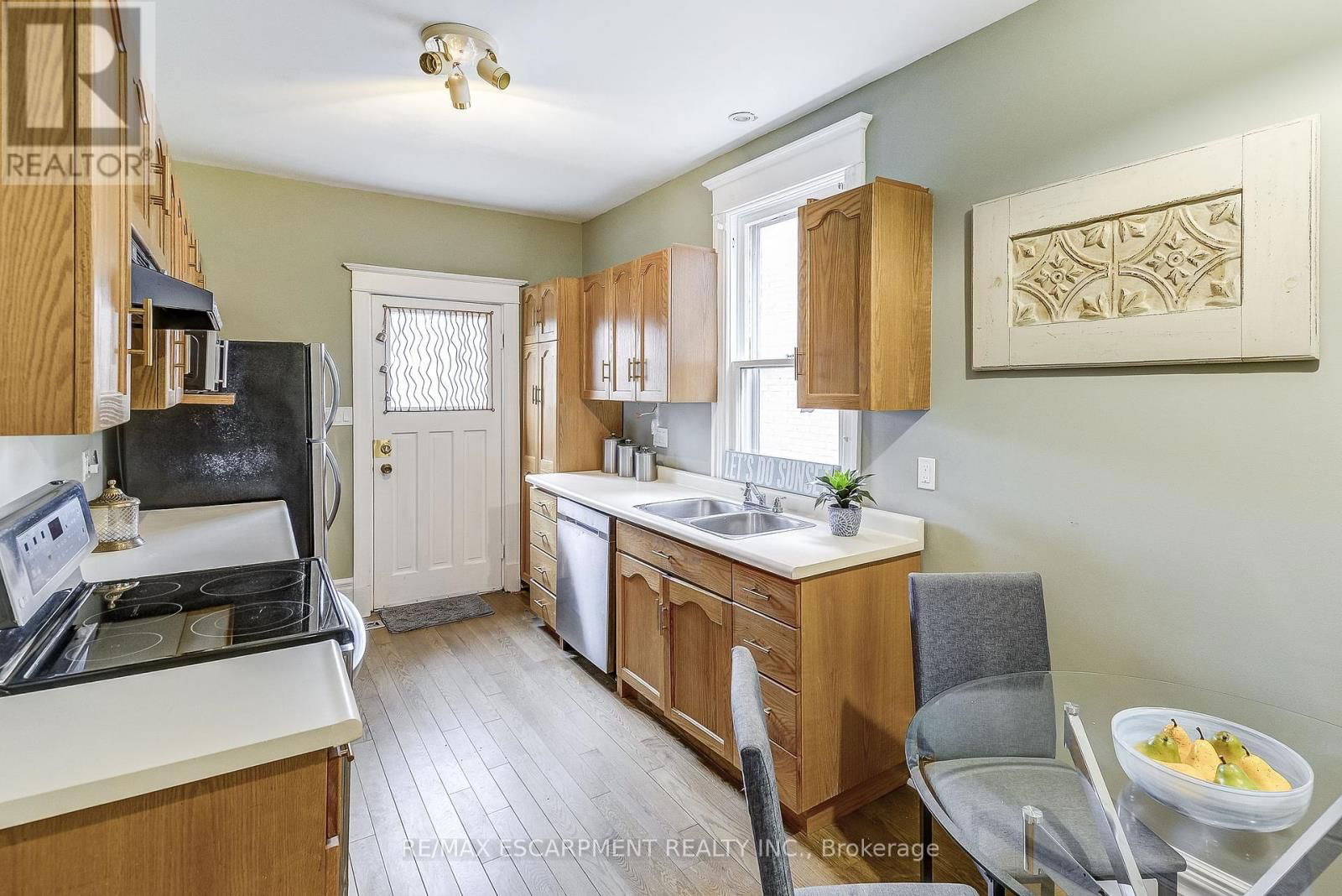 21 SUNSET AVENUE Image 10