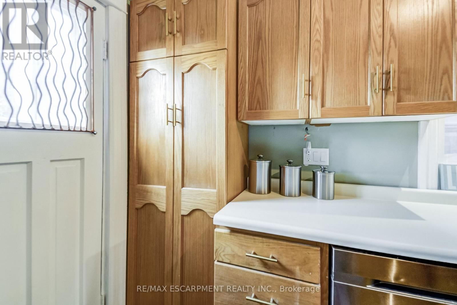 21 SUNSET AVENUE Image 11