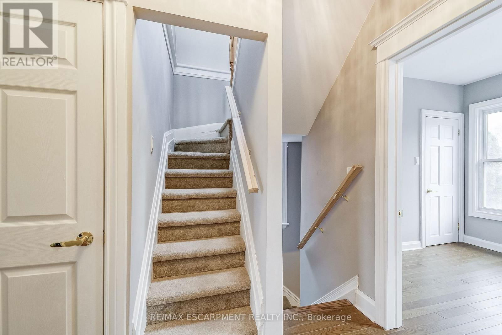 21 SUNSET AVENUE Image 16