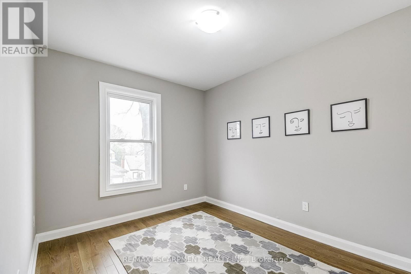 21 SUNSET AVENUE Image 21