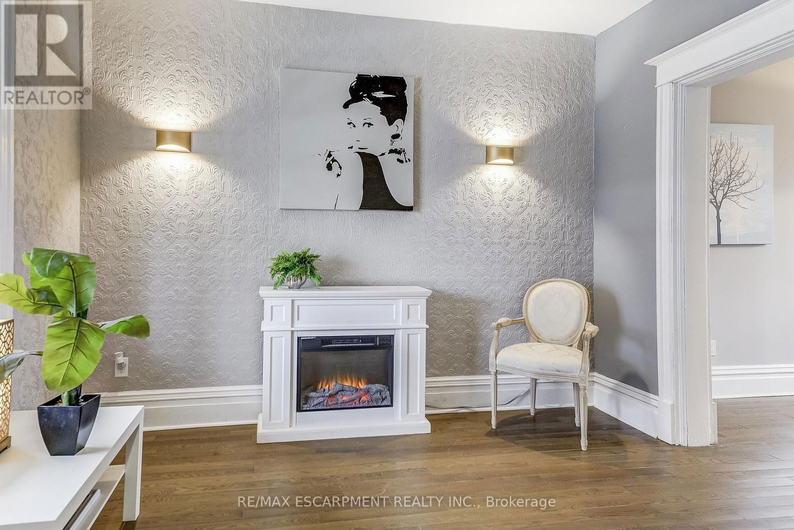 21 SUNSET AVENUE Image 3