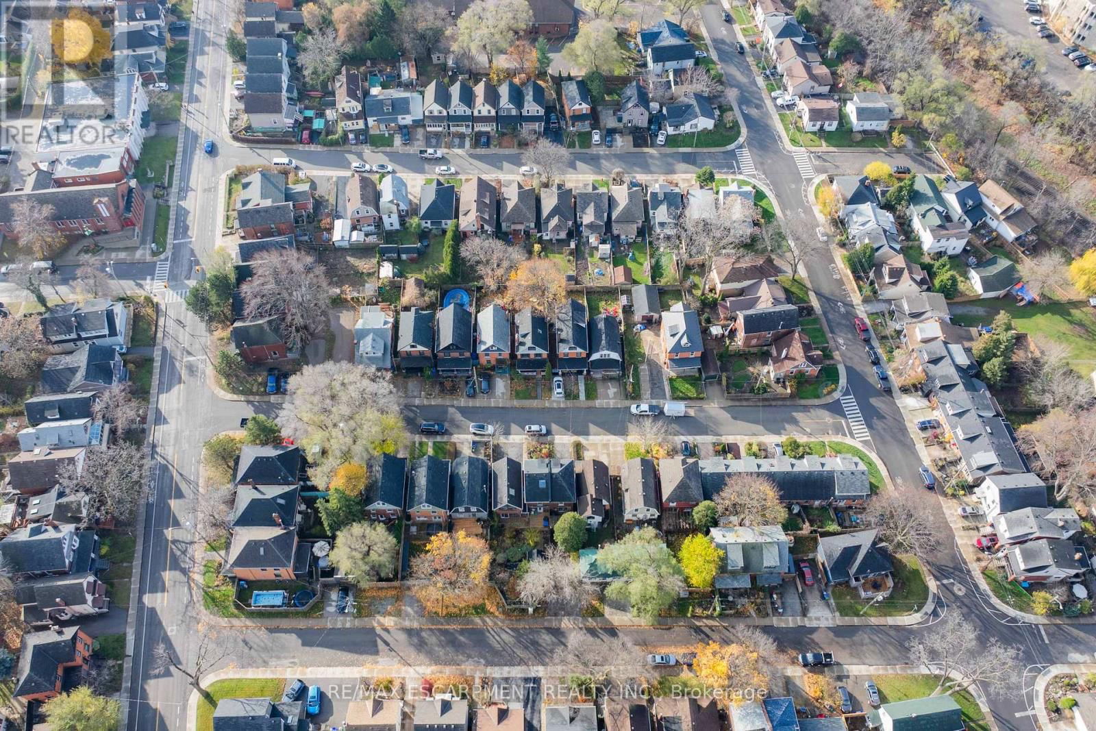 21 SUNSET AVENUE Image 38