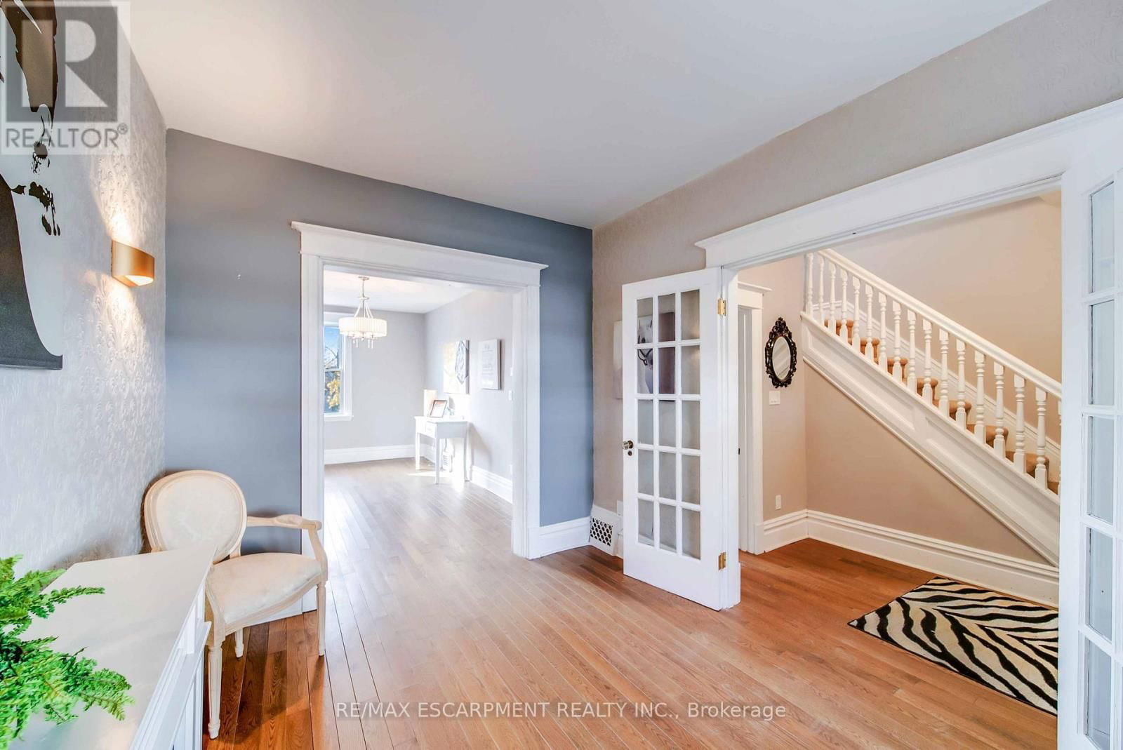 21 SUNSET AVENUE Image 5