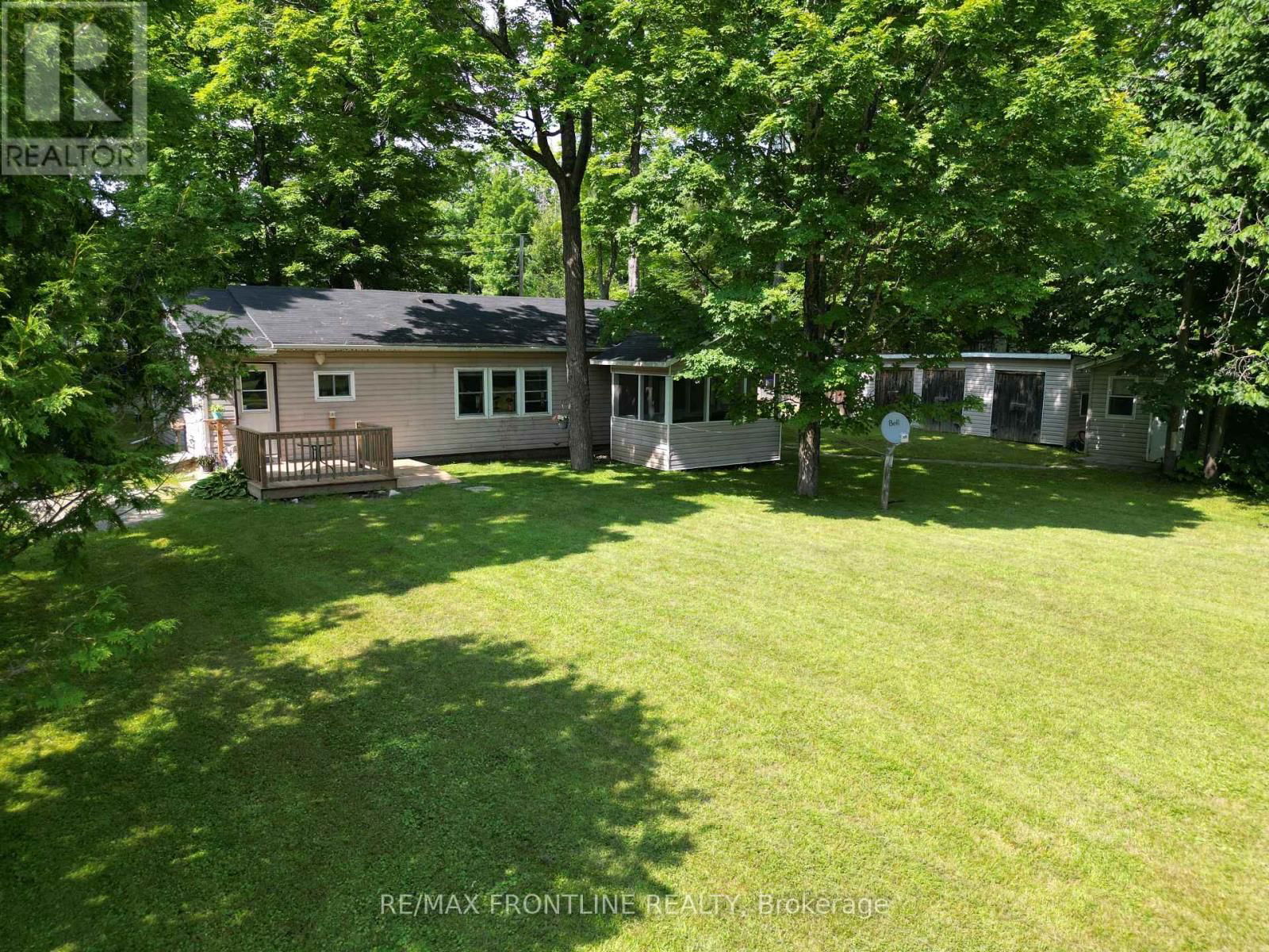 689 RIVER DRIVE Image 37