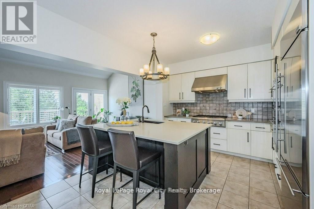 28 - 19 SIMMONDS DRIVE Image 10