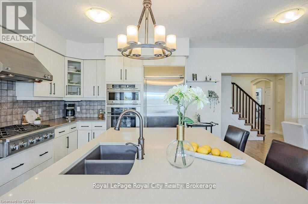 28 - 19 SIMMONDS DRIVE Image 13