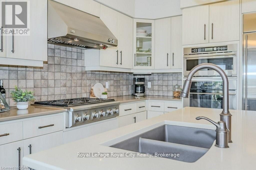 28 - 19 SIMMONDS DRIVE Image 15