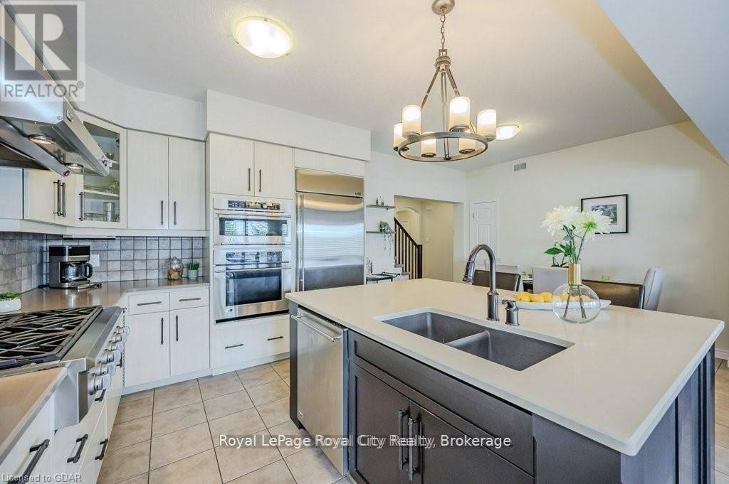 28 - 19 SIMMONDS DRIVE Image 16