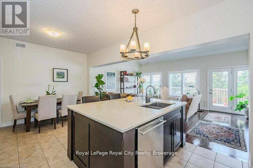 28 - 19 SIMMONDS DRIVE Image 17