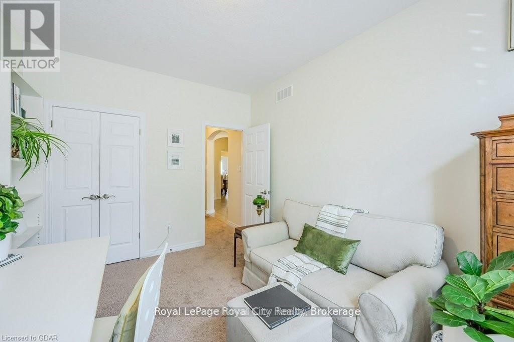 28 - 19 SIMMONDS DRIVE Image 20