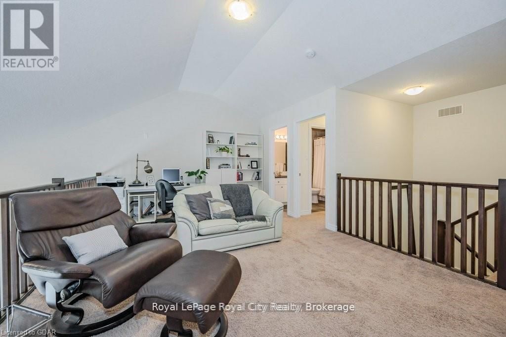 28 - 19 SIMMONDS DRIVE Image 27