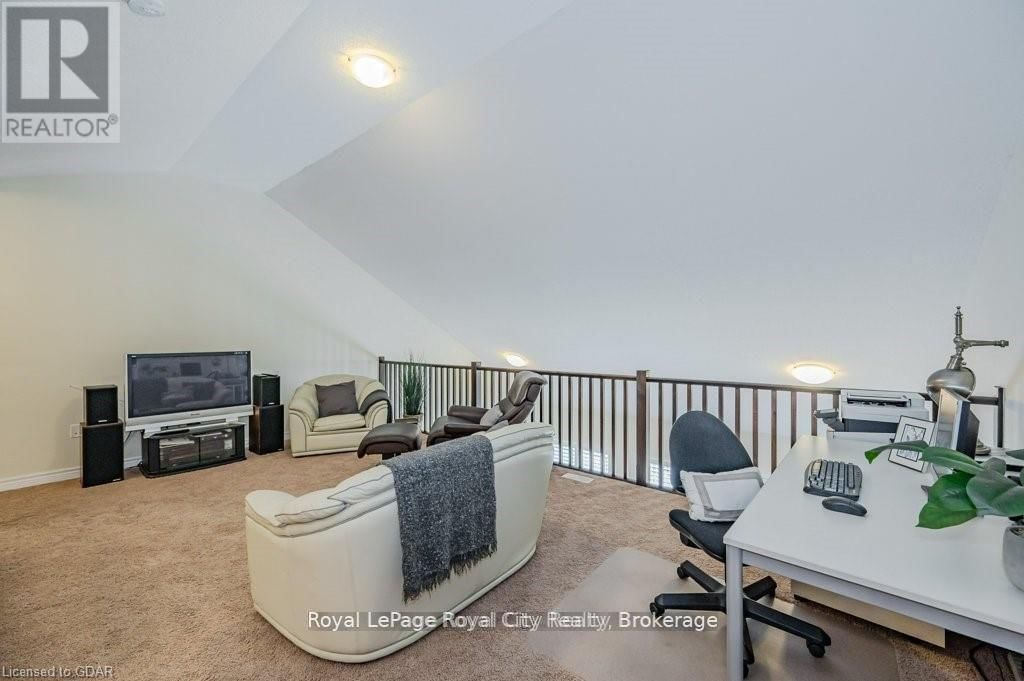 28 - 19 SIMMONDS DRIVE Image 29
