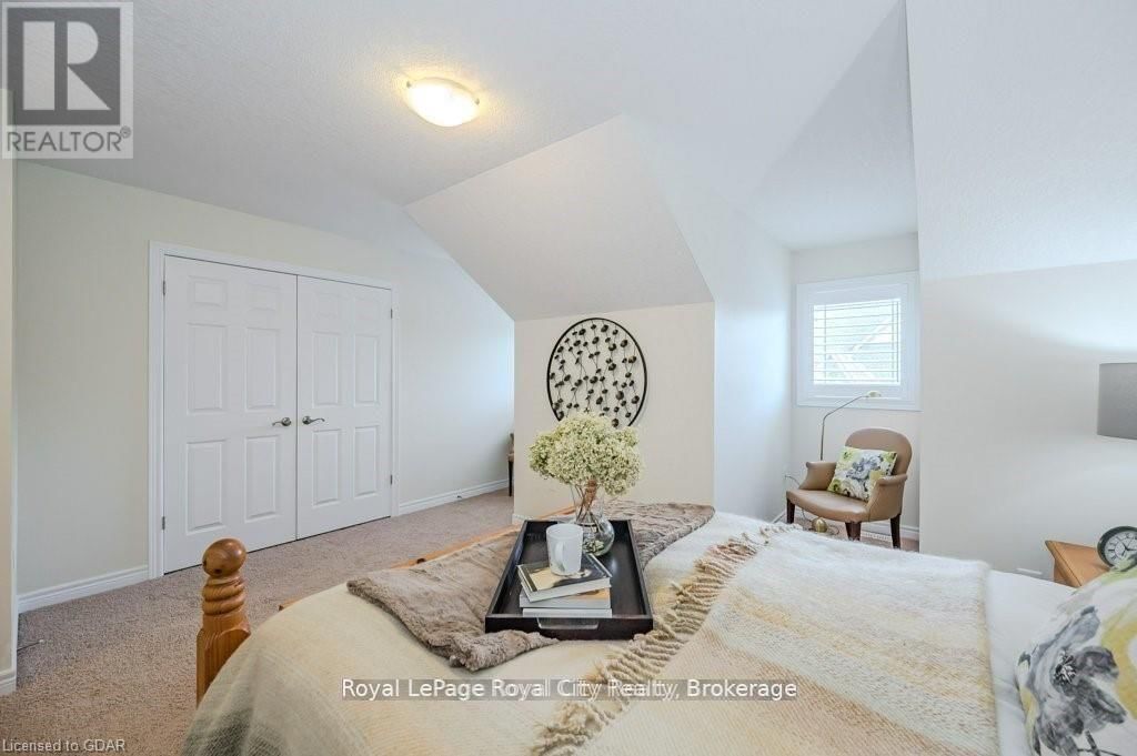 28 - 19 SIMMONDS DRIVE Image 31