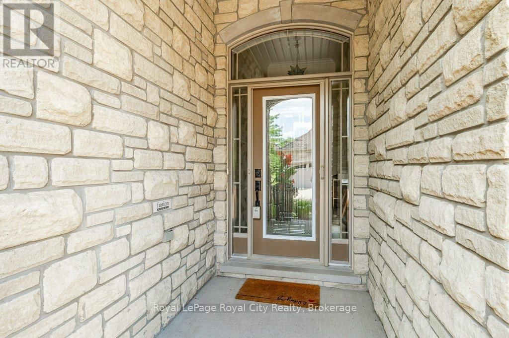 28 - 19 SIMMONDS DRIVE Image 37