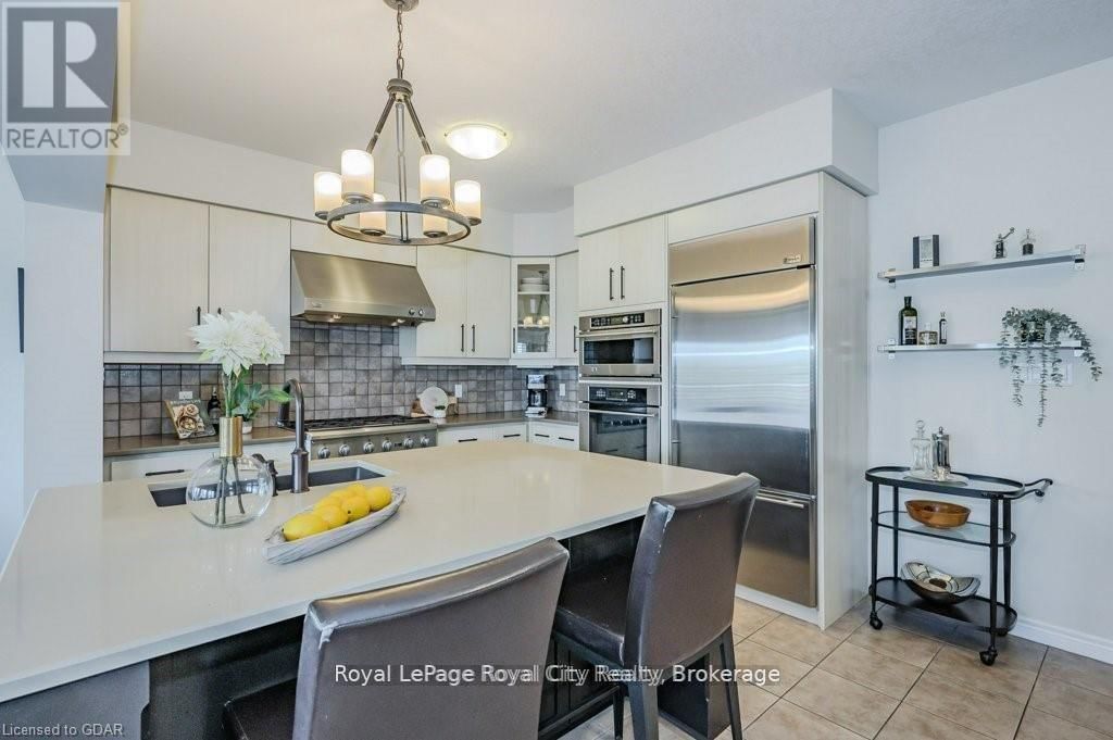 28 - 19 SIMMONDS DRIVE Image 9
