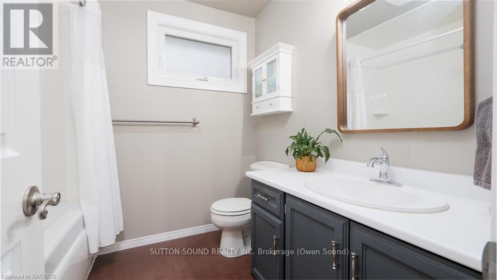136 6TH AVENUE WEST Image 16