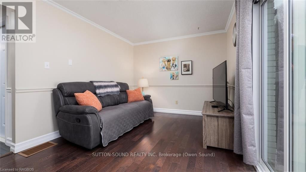 136 6TH AVENUE WEST Image 18