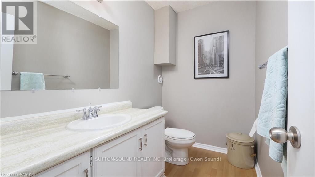 136 6TH AVENUE WEST Image 22