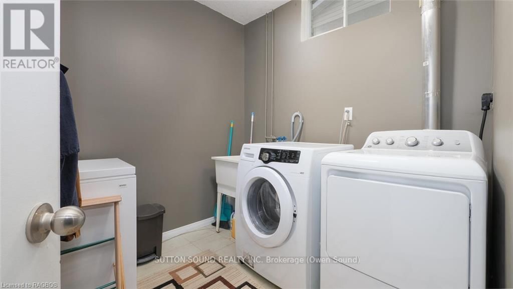 136 6TH AVENUE WEST Image 23