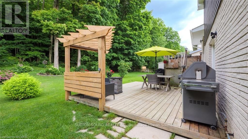 136 6TH AVENUE WEST Image 24