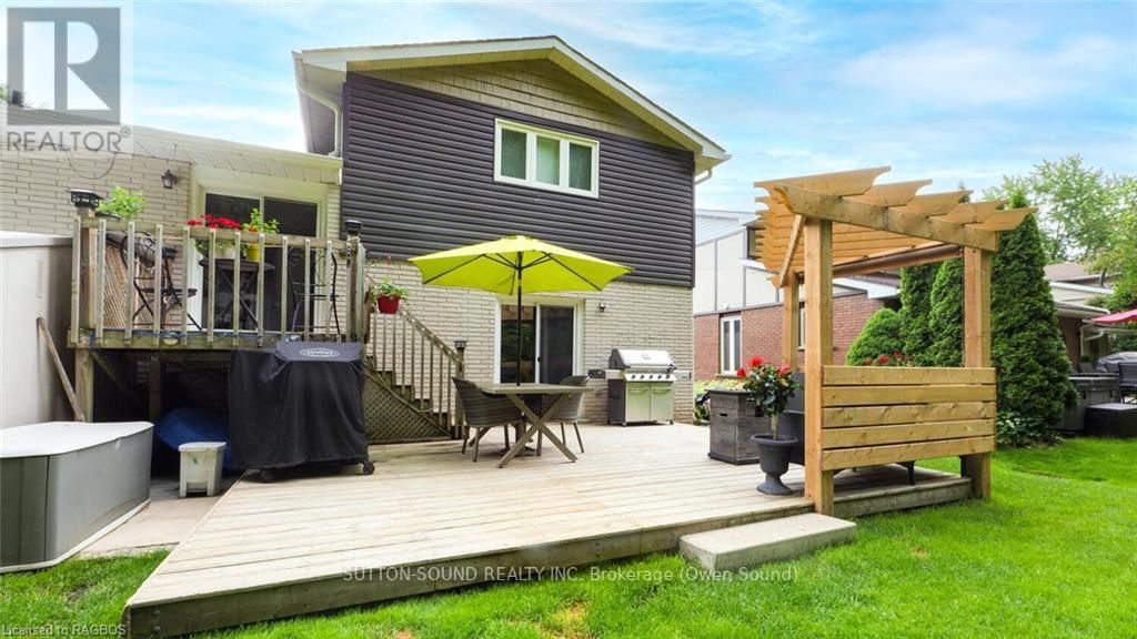 136 6TH AVENUE WEST Image 32