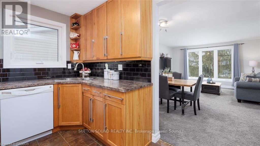 136 6TH AVENUE WEST Image 8