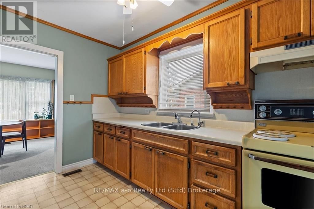75 YOUNGS STREET Image 11
