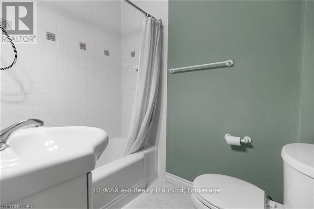 75 YOUNGS STREET Image 21