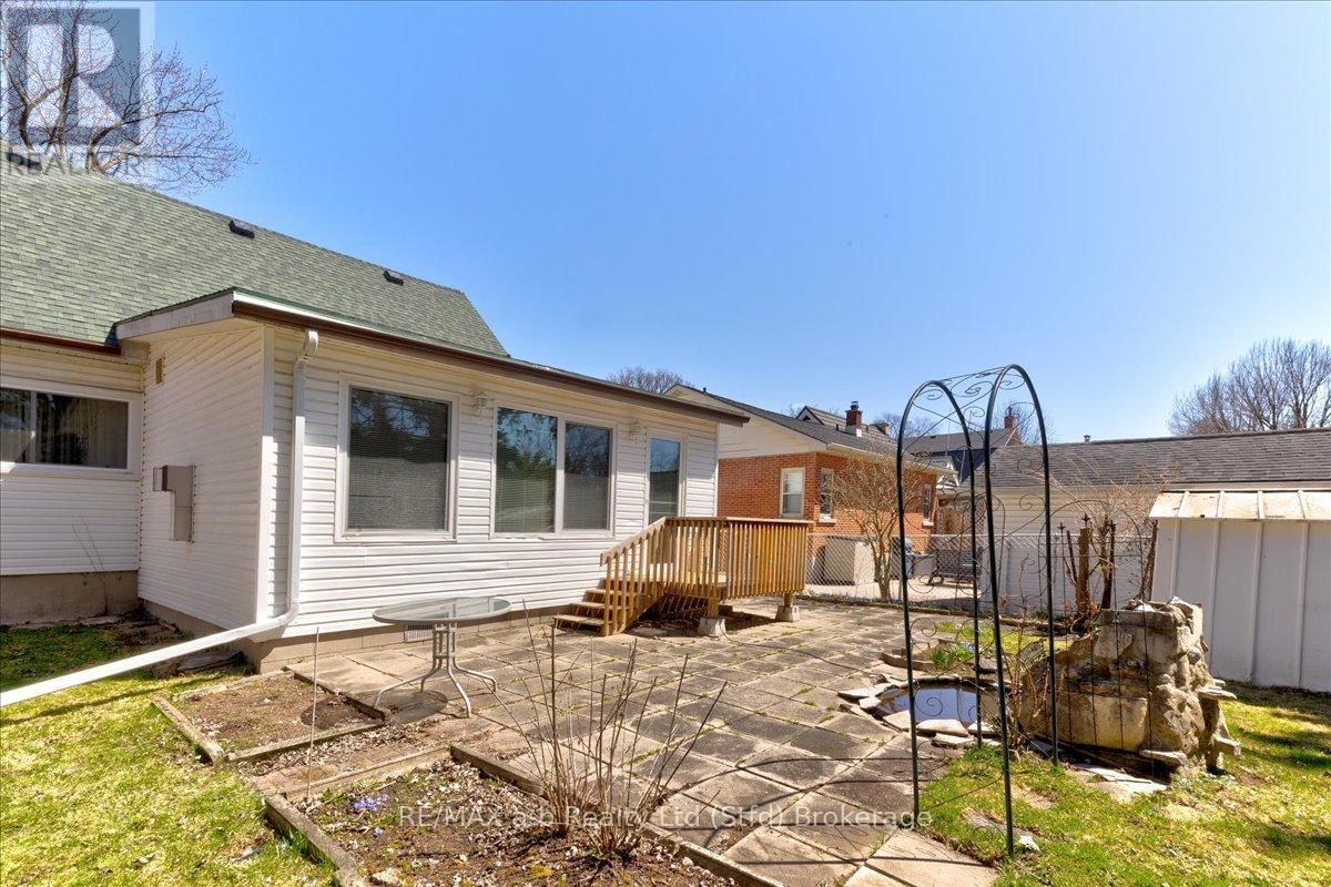 75 YOUNGS STREET Image 32