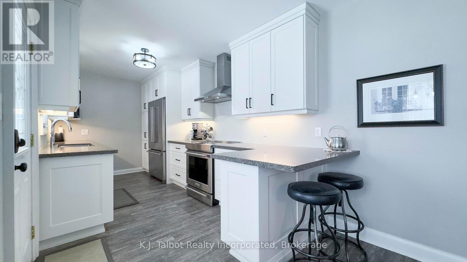 101 WATERLOO STREET NORTH Image 15