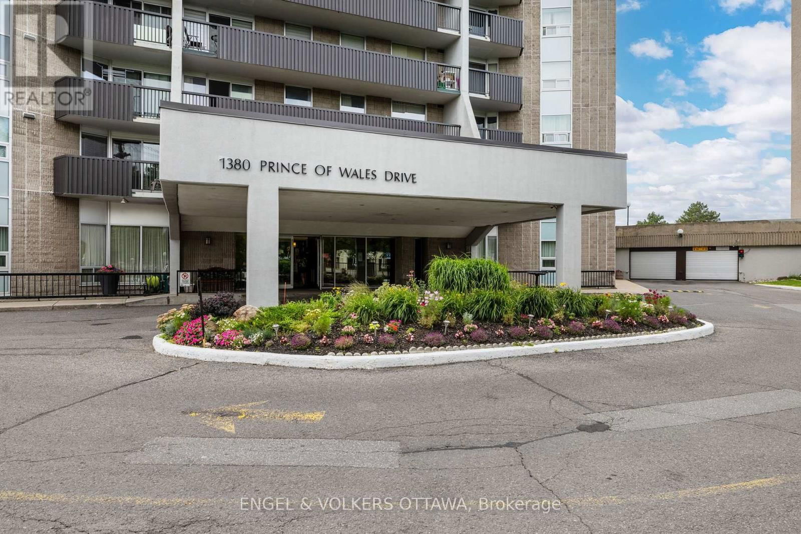 1402 - 1380 PRINCE OF WALES DRIVE Image 2