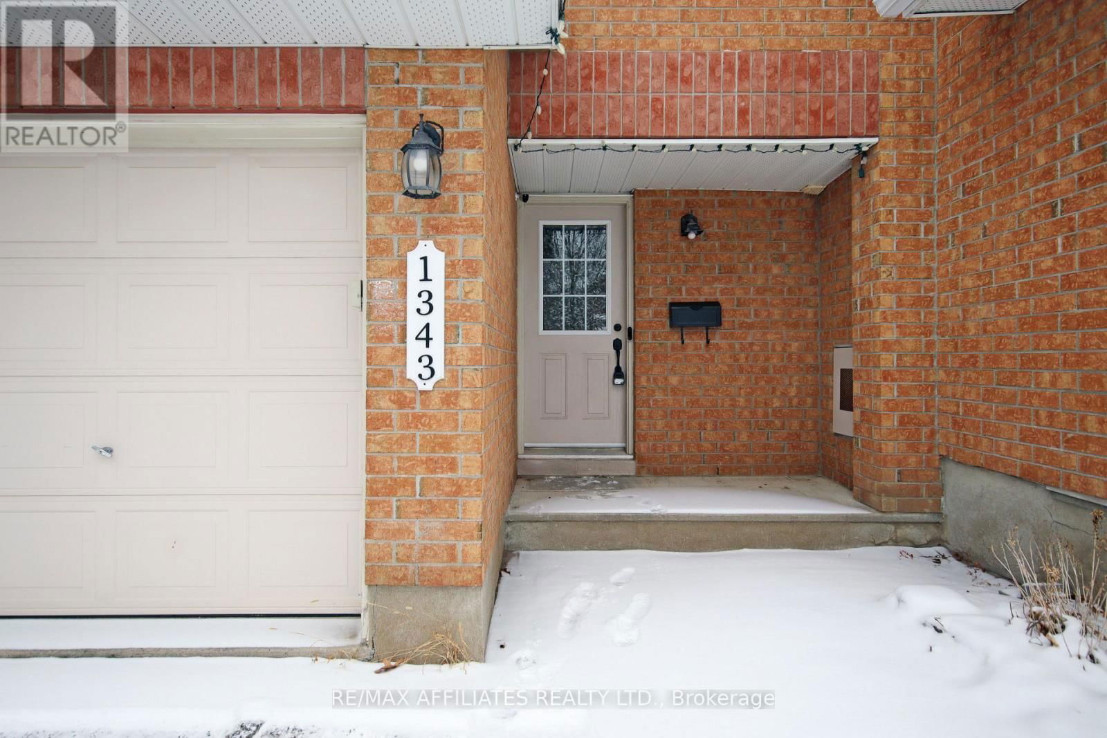 1343 HALTON TERRACE Image 6