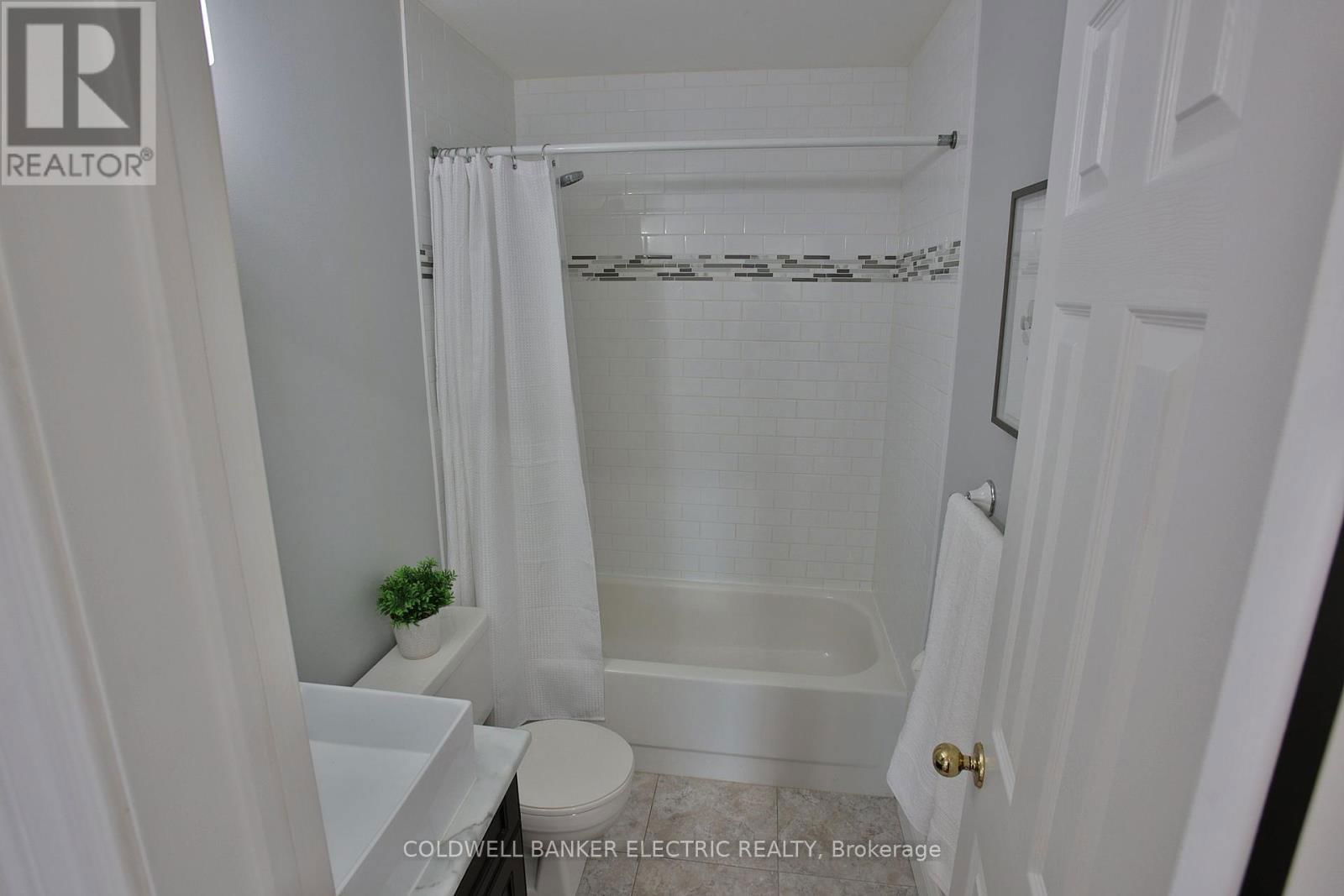 1830 STRATTON AVENUE Image 22