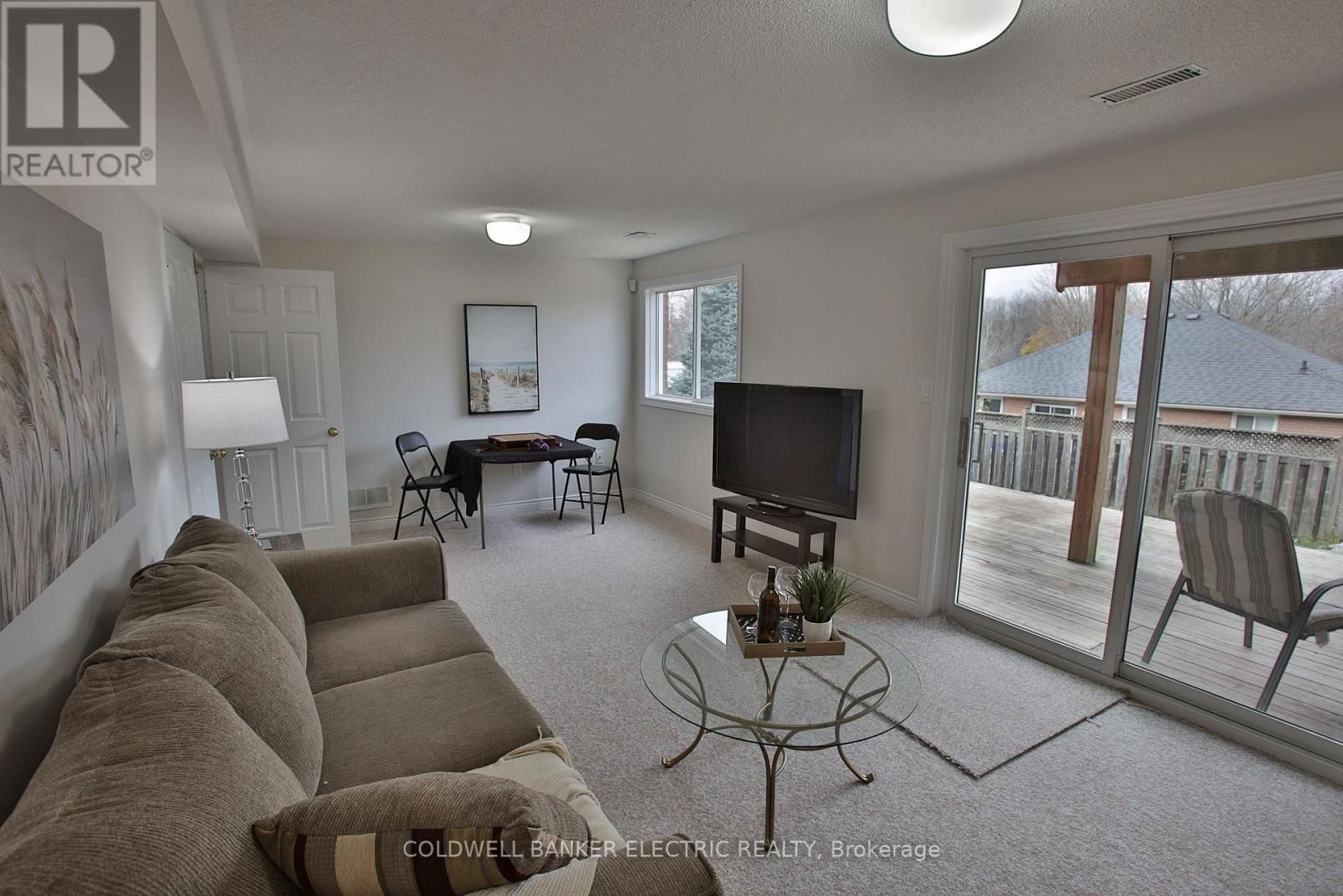 1830 STRATTON AVENUE Image 25