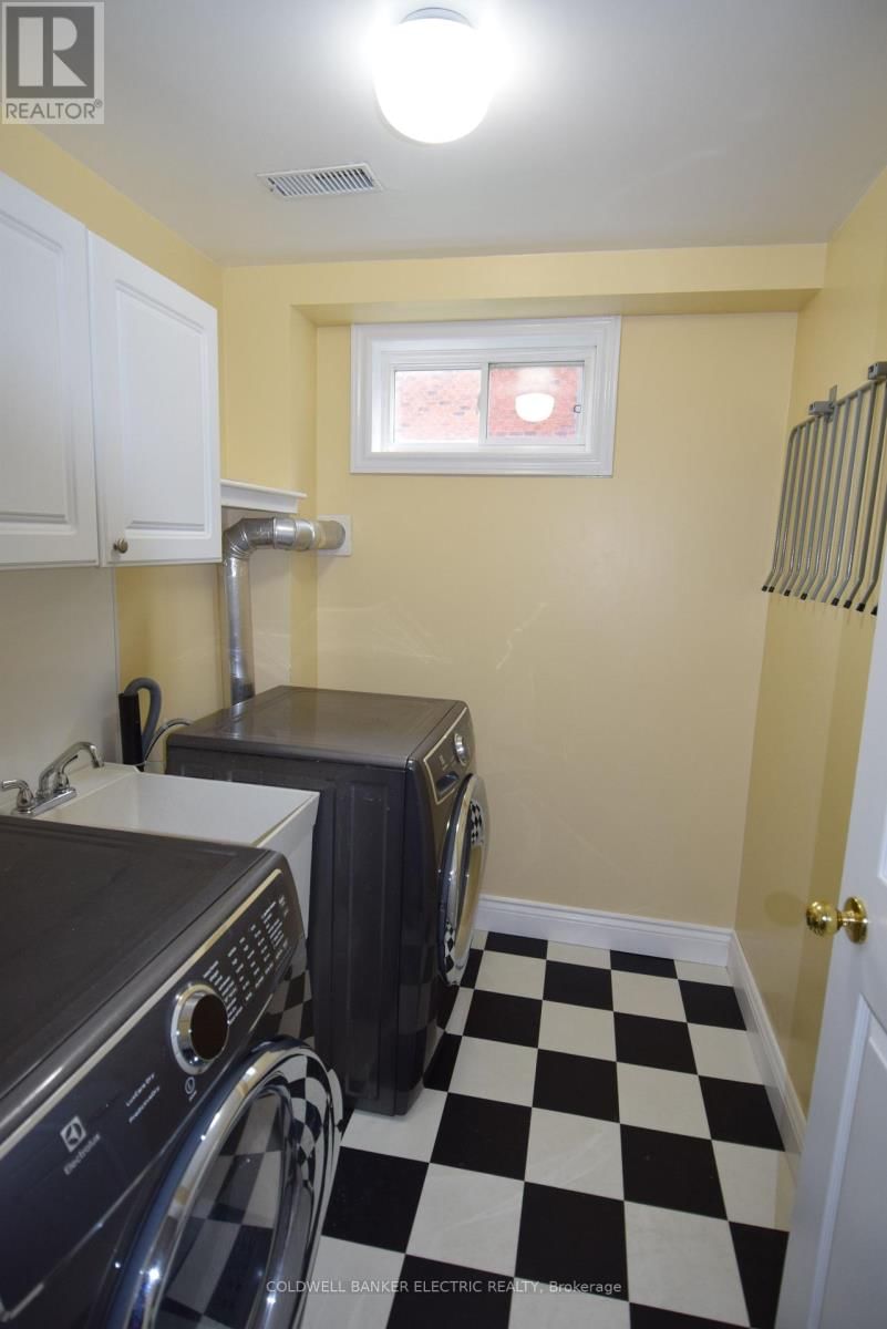 1830 STRATTON AVENUE Image 29