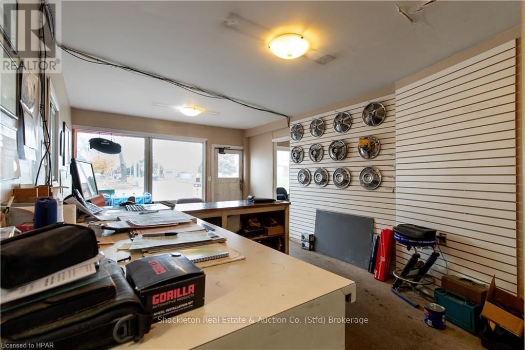 292 QUEEN STREET W Image 9