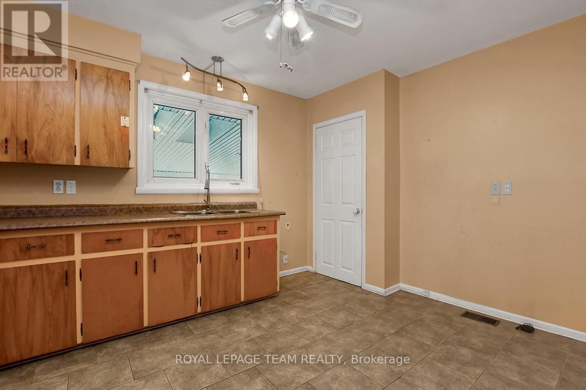 397 PRESLAND ROAD Image 10