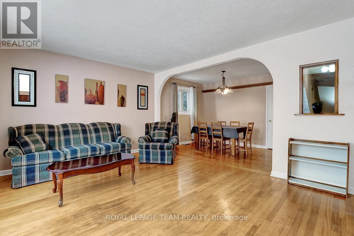 397 PRESLAND ROAD Image 2