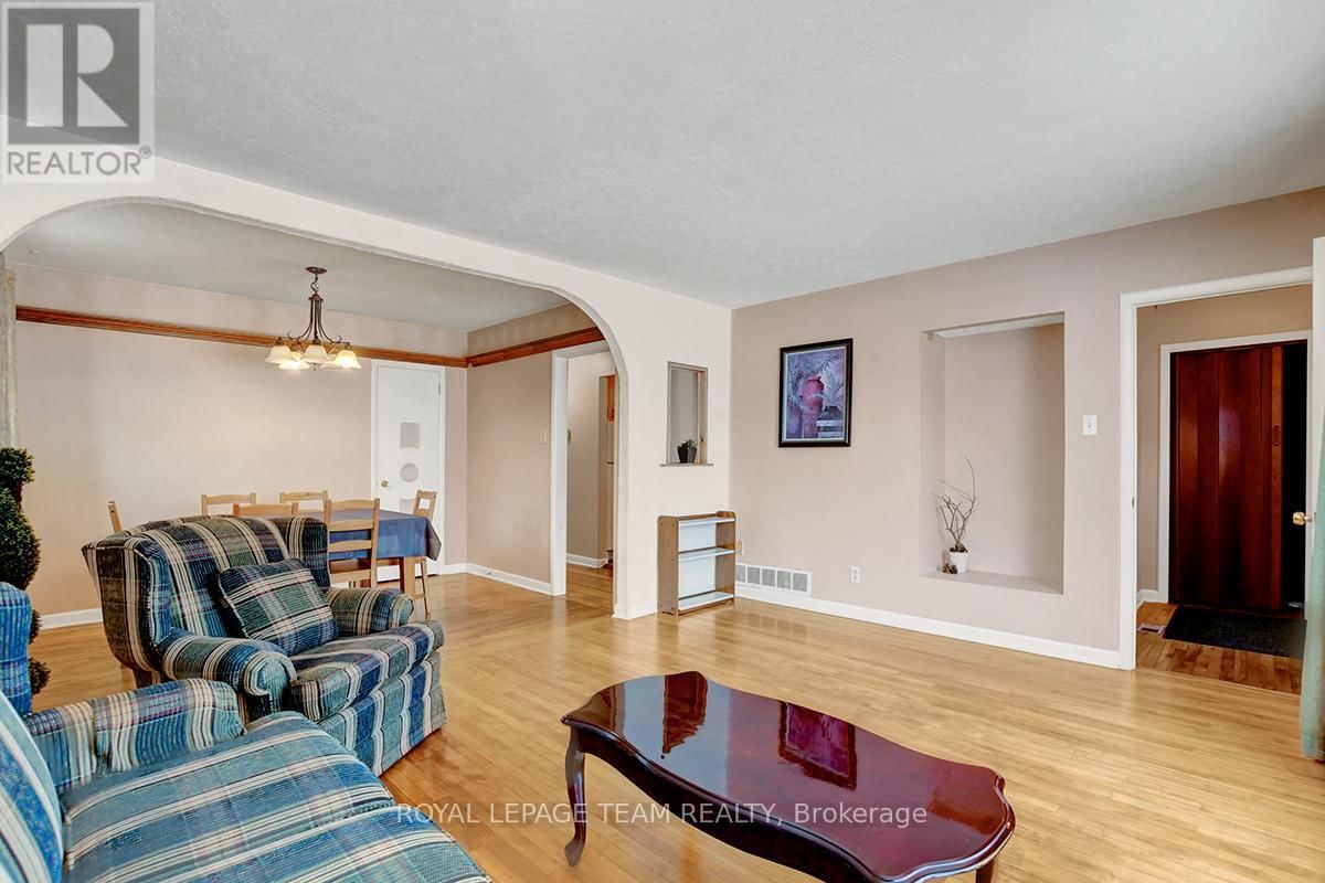 397 PRESLAND ROAD Image 4
