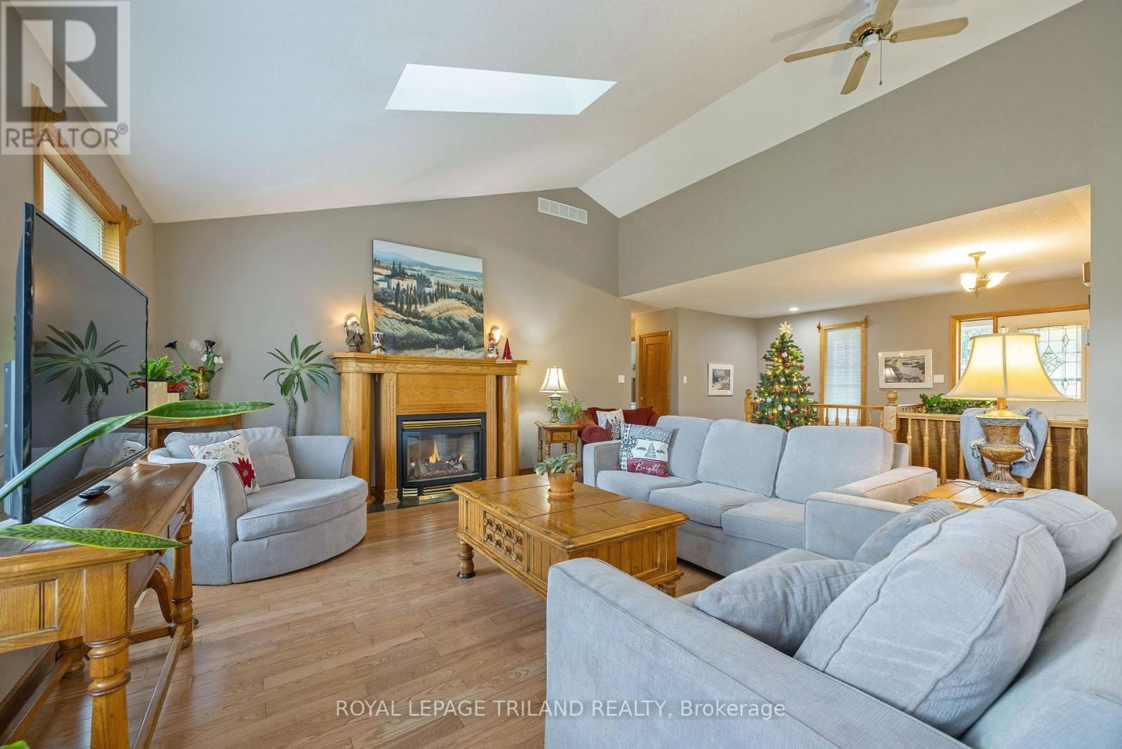 22164 DUNDONALD ROAD Image 12