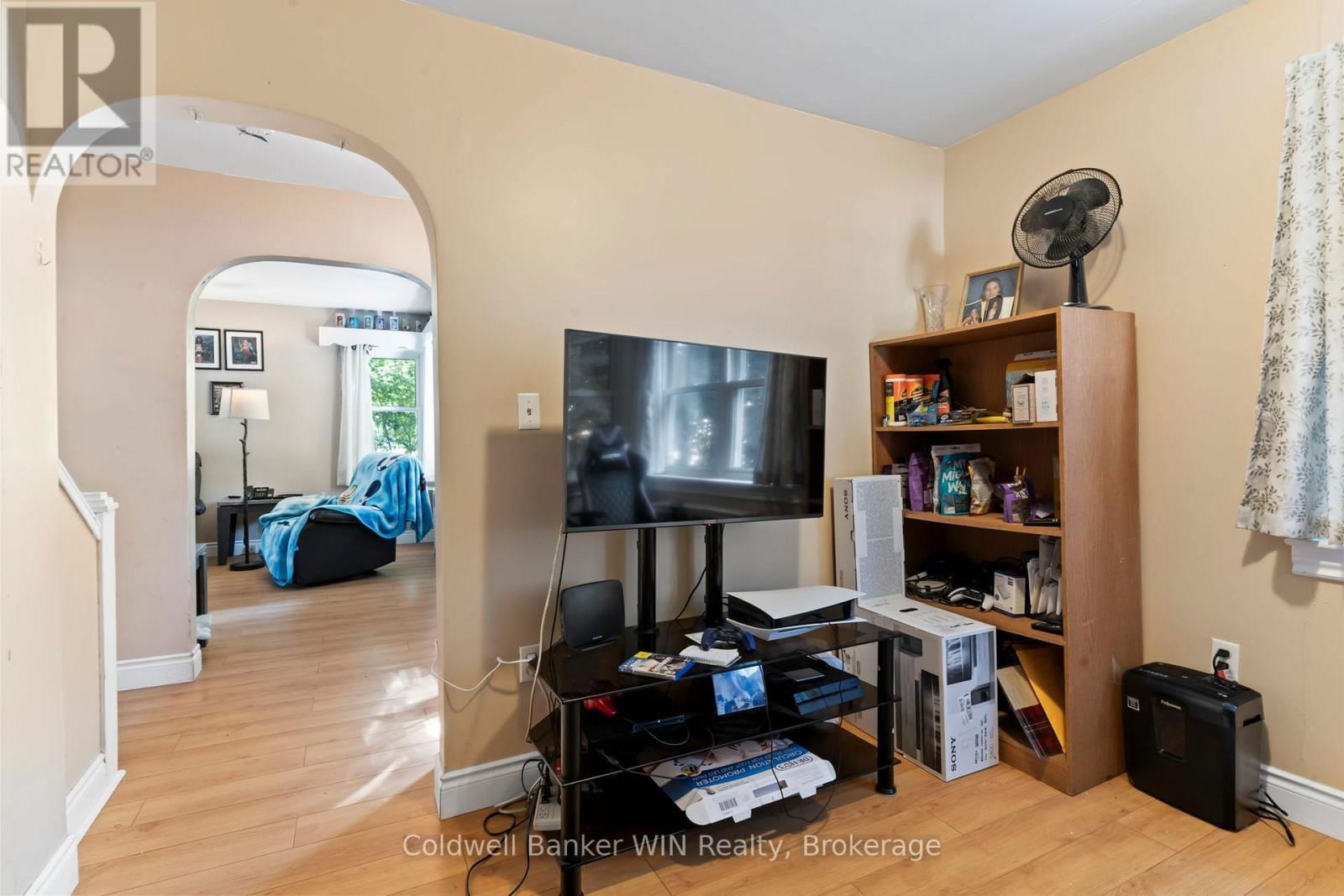 121 QUEEN STREET WEST Image 12
