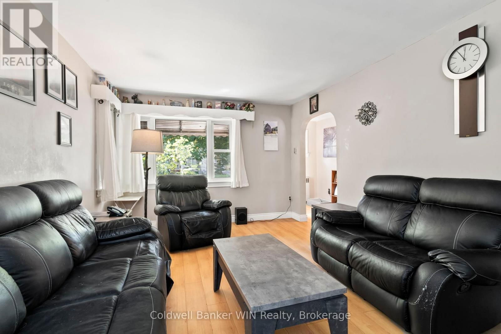 121 QUEEN STREET WEST Image 13