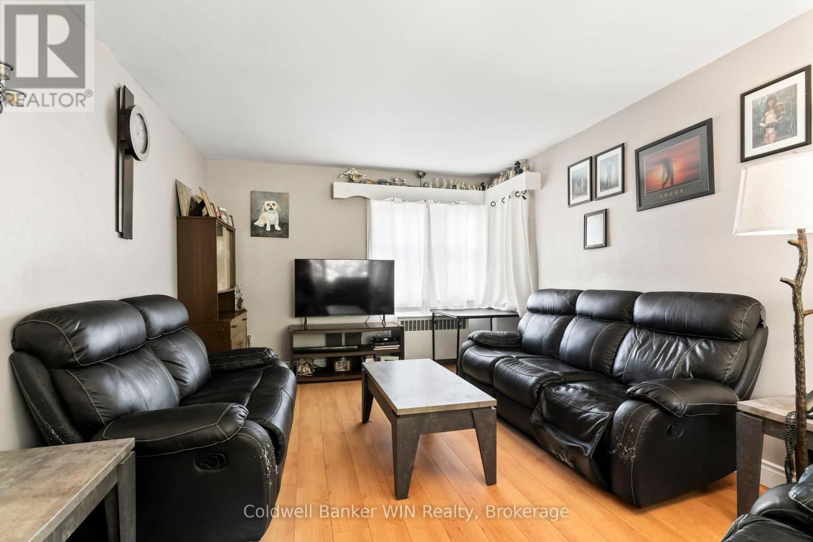 121 QUEEN STREET WEST Image 14