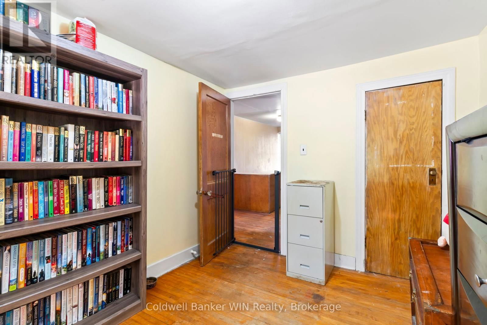 121 QUEEN STREET WEST Image 17
