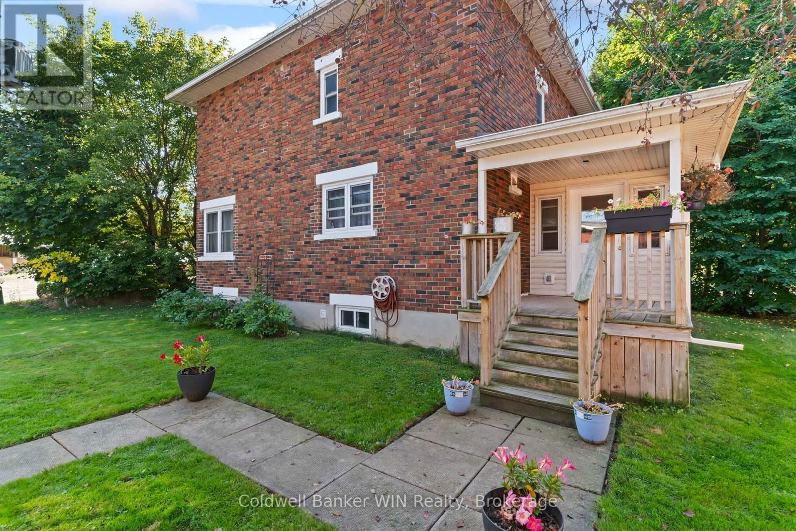 121 QUEEN STREET WEST Image 21