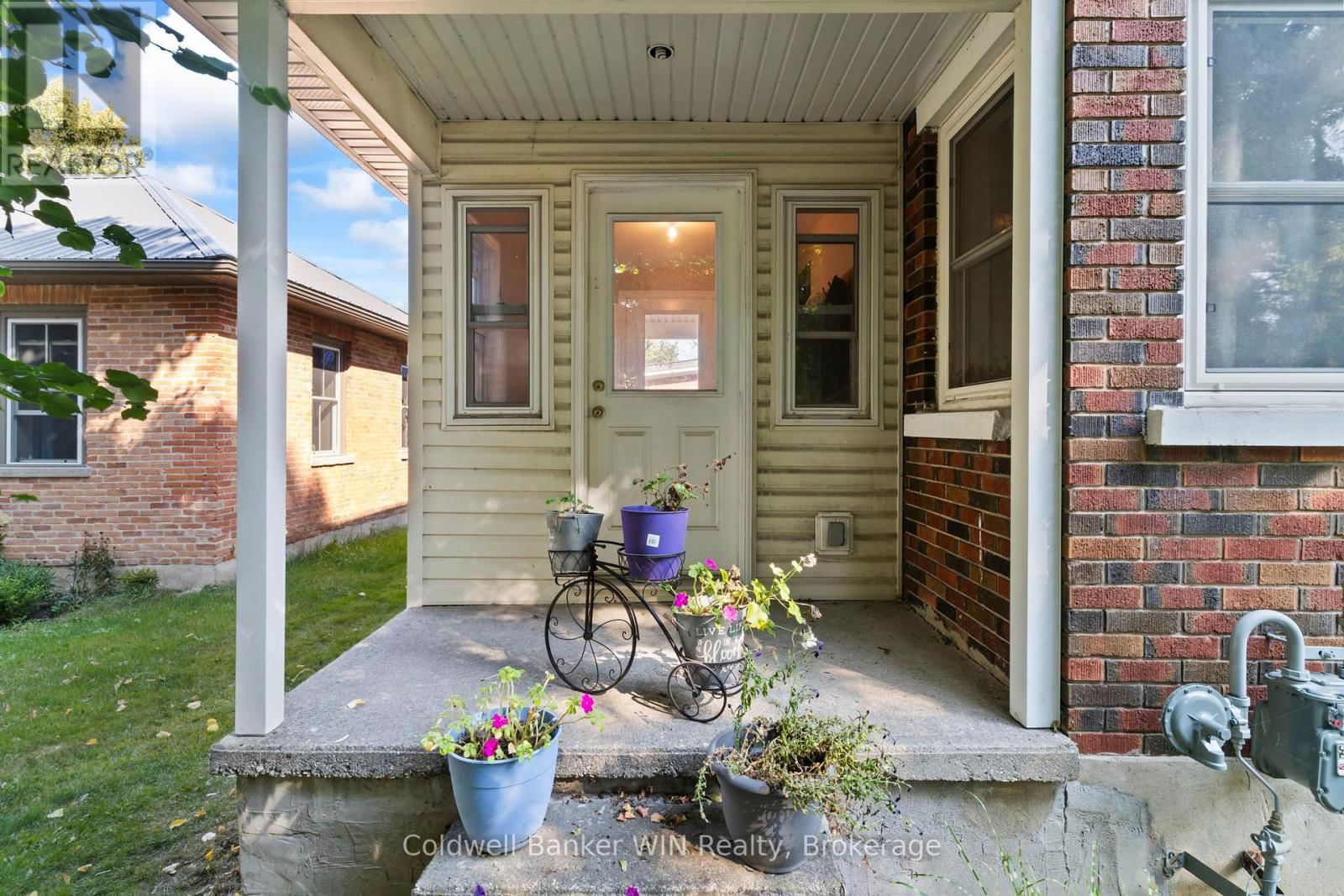 121 QUEEN STREET WEST Image 5