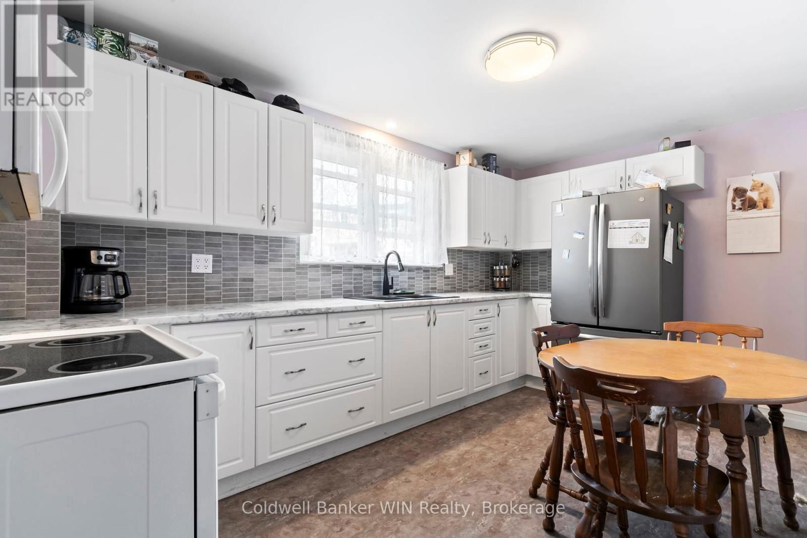 121 QUEEN STREET WEST Image 9