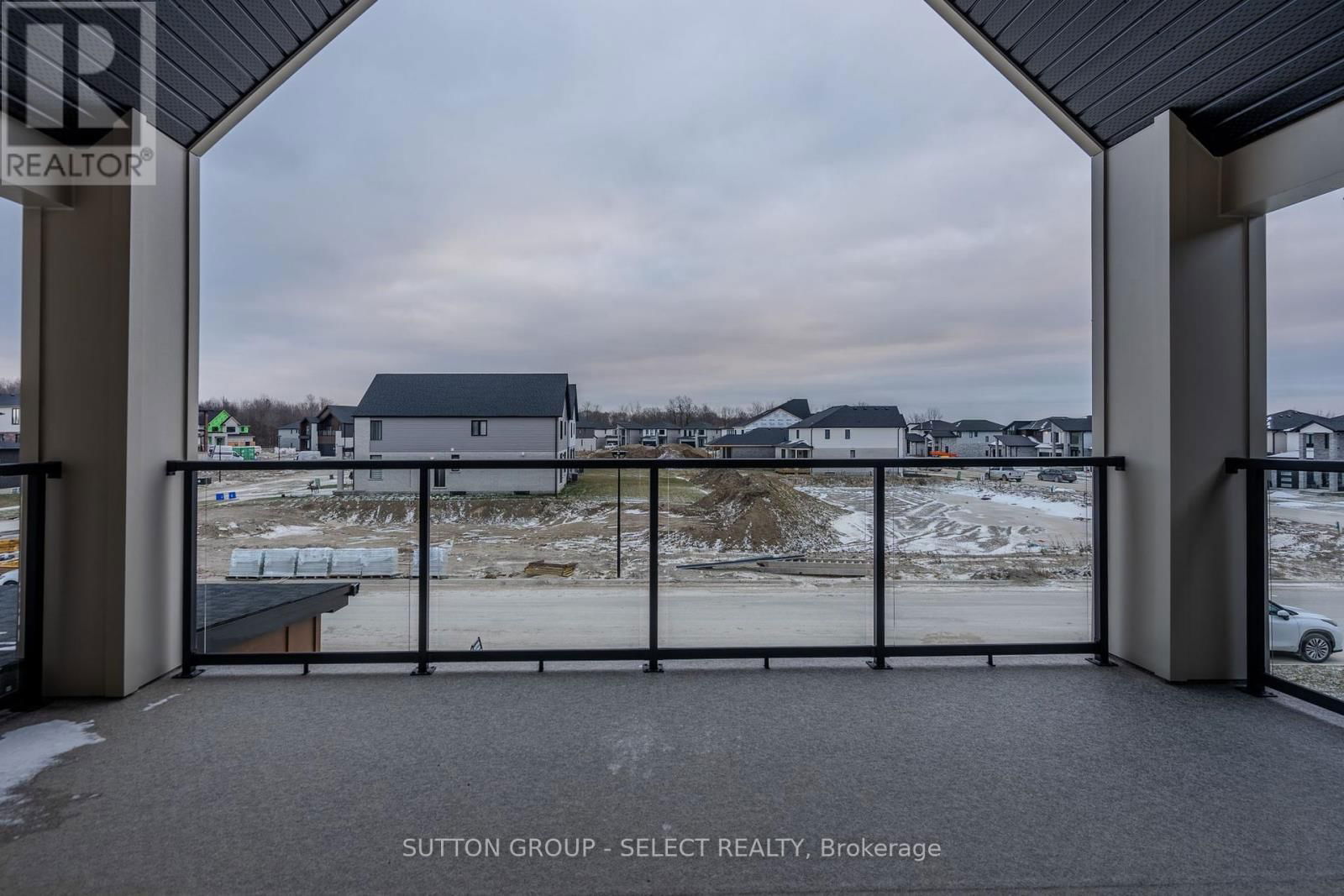 6370 HEATHWOODS AVENUE Image 16