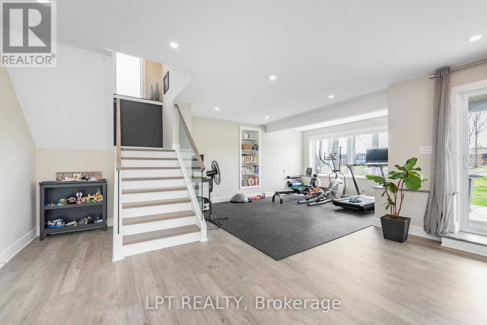 438 SHOREWAY DRIVE Image 31